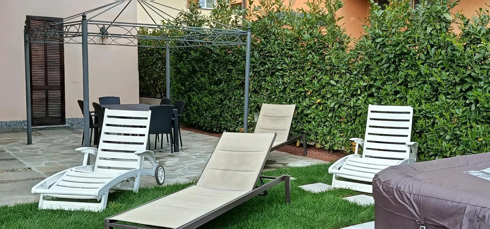 Villa Vittoria إيربا