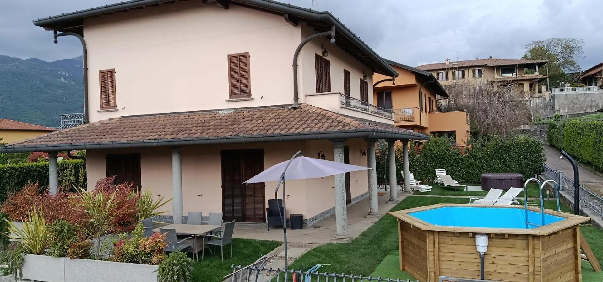 Villa Vittoria إيربا